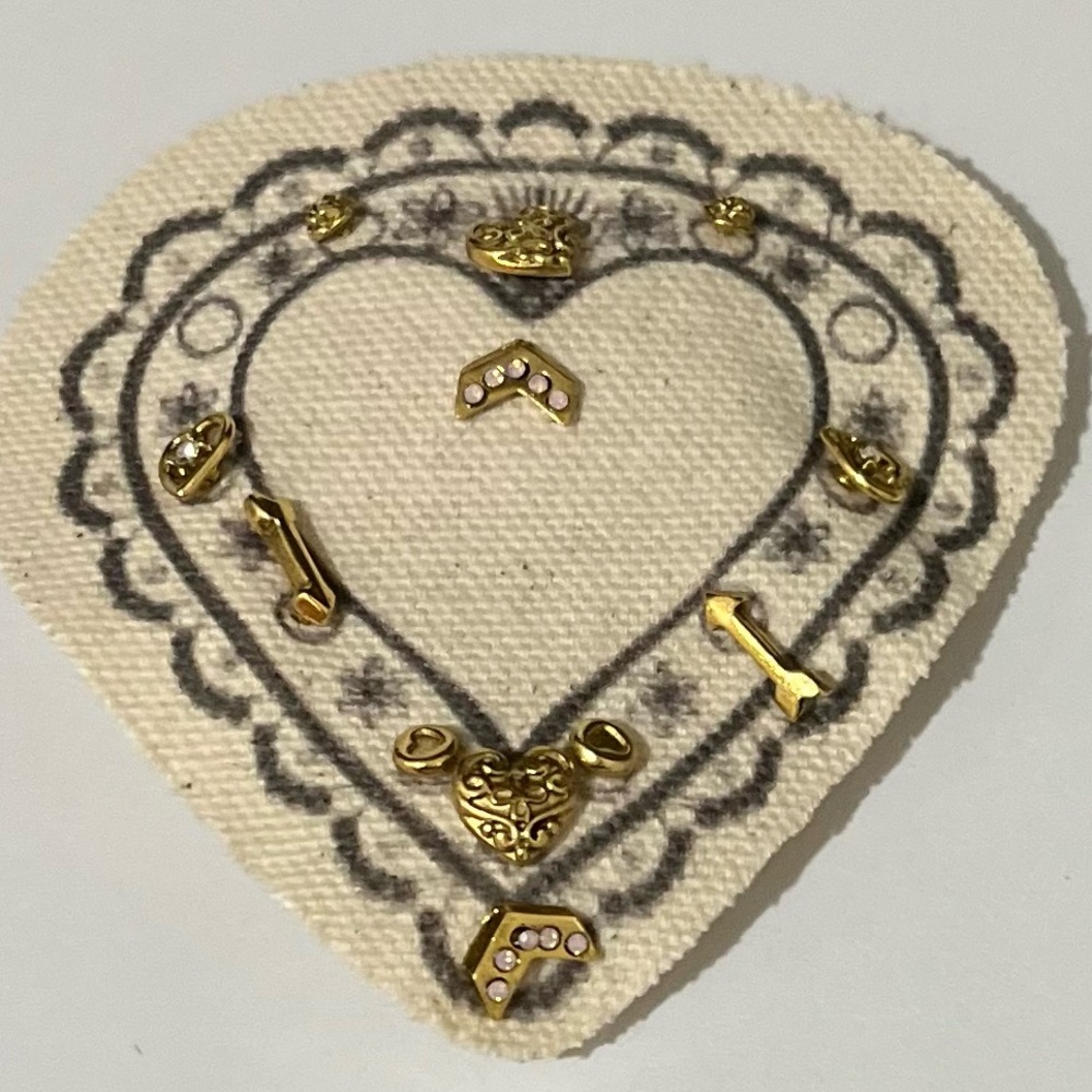 FREE PEOPLE Earrings with Iron on Patch 6 Pairs of post - Picture 5 of 14
